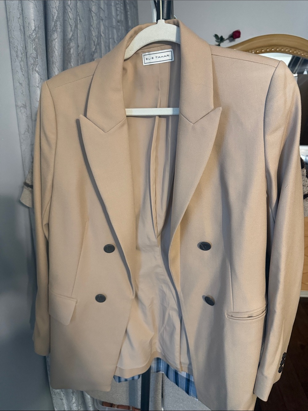 Elie Tahari Double-Breasted Beige Blazer